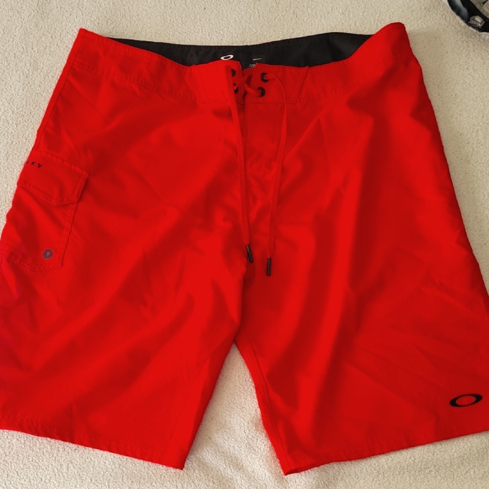 Oakley Men's Red Swim Shorts Sz 36